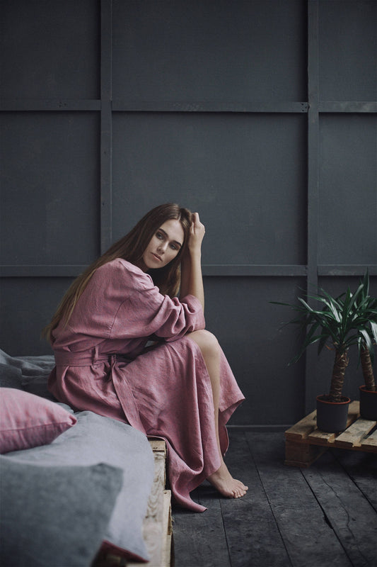 Linen bathrobe in Pink color, dressing gown, night gown, stonewashed softened linen robe