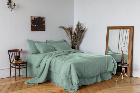 Linen sheet set in Sage Green color. Flat sheet, fitted sheet, 2 pillowcases